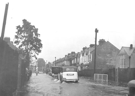 A Wolseley in Elm Road